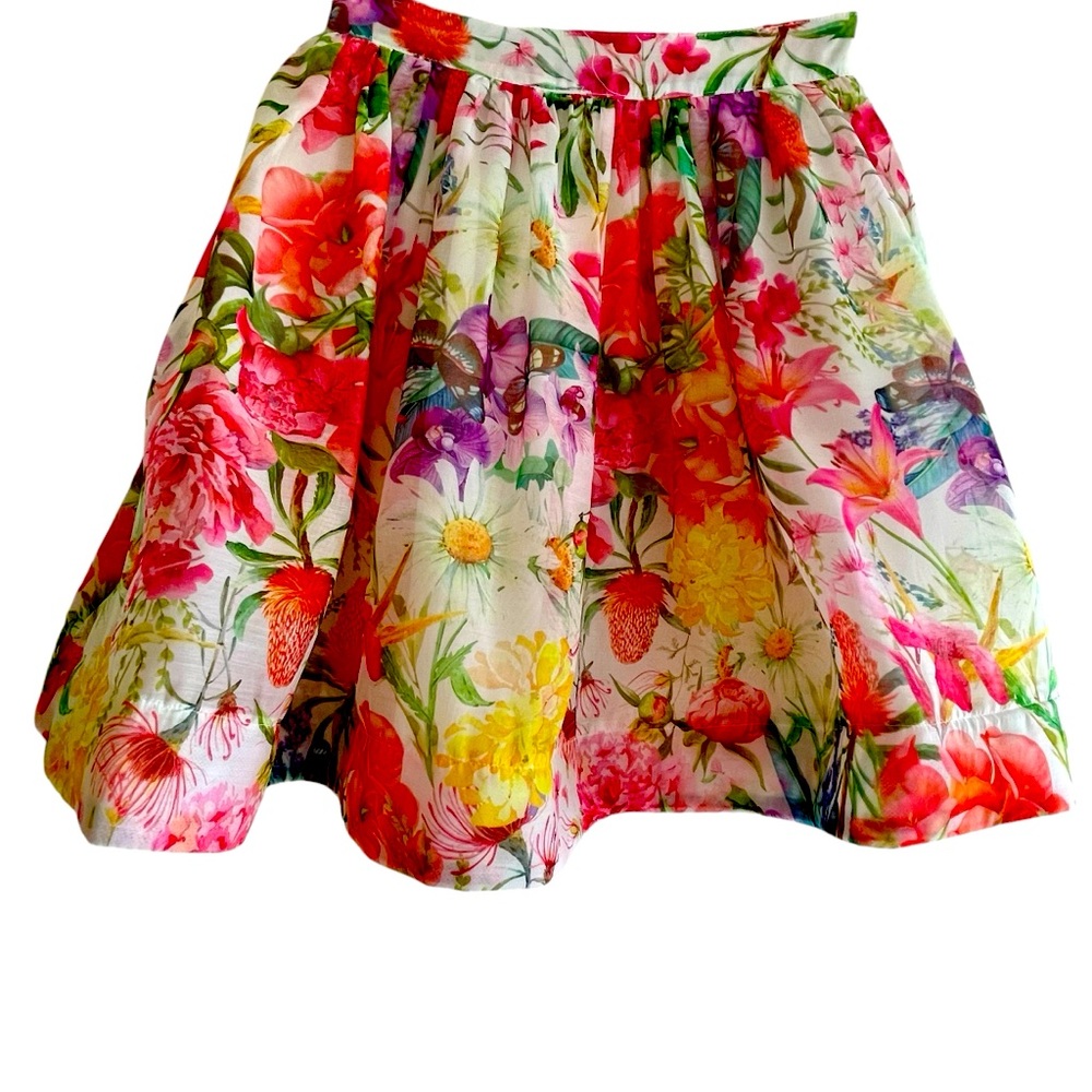 Floral toile mini skirt.
